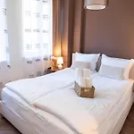 Seaside Estate - Cozy And Romantic - Public Parking Nearby