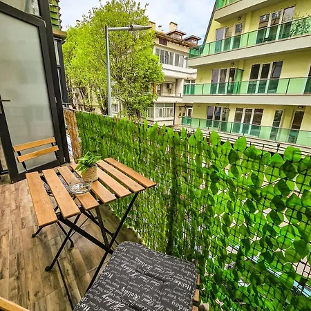 Апартаменты Seaside Estate - Cozy And Romantic - Public Parking Nearby *