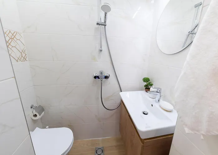 Seaside Estate - Cozy And Romantic - Public Parking Nearby