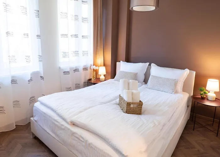 Seaside Estate - Cozy And Romantic - Public Parking Nearby